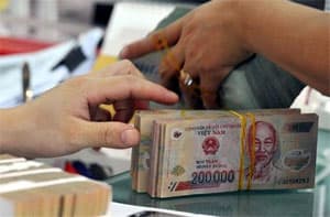 Lãi suất huy động dài hạn giảm