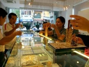 Vàng giảm nhẹ, dao động ở mức 41,77 triệu đồng