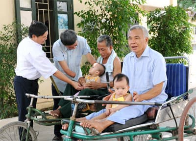 Giải quyết việc làm cho con đẻ của thương binh, bệnh binh nặng (bài 1)