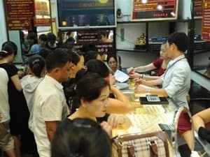 Giá vàng đầu tuần mới giảm 70.000 đồng mỗi lượng