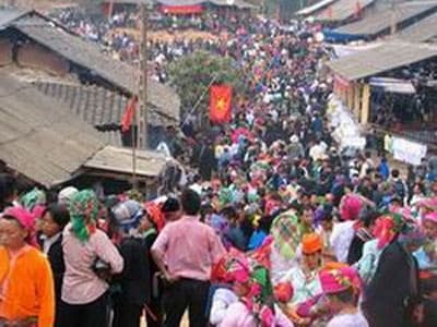 Lễ hội Chợ tình Khau Vai thu hút đông đảo du khách
