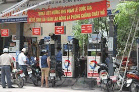 Tiếp tục tăng giá xăng, dầu