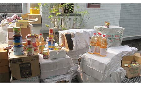 Bắt giữ khoảng 1 tấn thực phẩm không rõ nguồn gốc