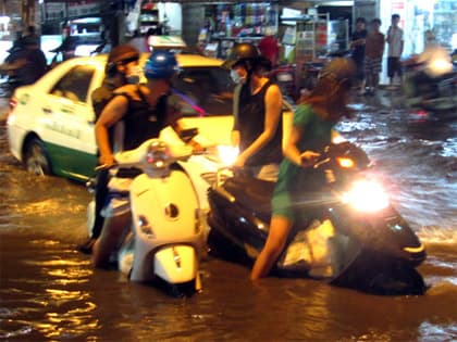 Triều cường gây ngập nặng tại nhiều địa phương Nam Bộ