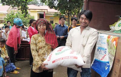 Đề nghị hỗ trợ 210 tỷ đồng và 2.500 tấn gạo khắc phục hậu quả bão số 8