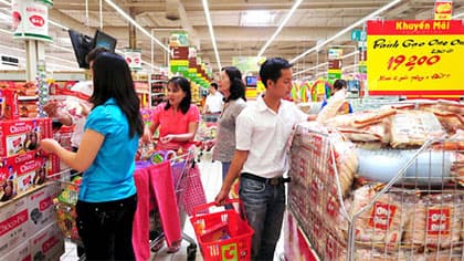 Doanh nghiệp bán lẻ kích cầu tiêu dùng Tết
