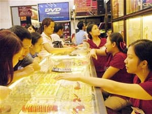 Đầu tuần, giá vàng giảm gần 90.000 đồng mỗi lượng