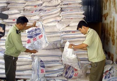 Vĩnh Long phát hiện buôn lậu 60.000 tấn phân bón