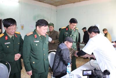 Khám bệnh, cấp thuốc miễn phí cho 200 đối tượng chính sách tại Cao Bằng