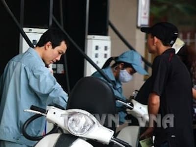 Yêu cầu các doanh nghiệp giữ nguyên giá xăng, dầu