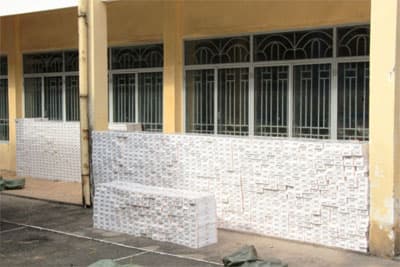 Bắt xe khách chở hơn 16.000 gói thuốc lá ngoại nhập lậu