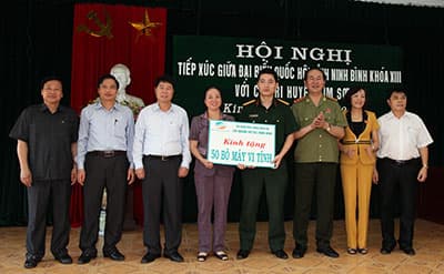 Vươn lên cùng sự phát triển bền vững của địa phương