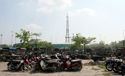 Hàng nghìn xe máy nằm chờ biến thành 'sắt vụn'