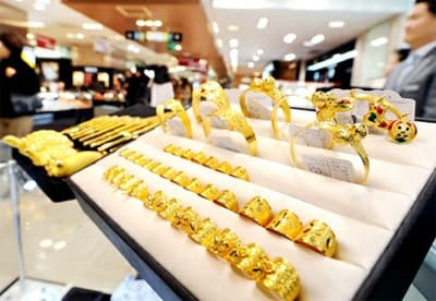 Vàng rớt giá mạnh