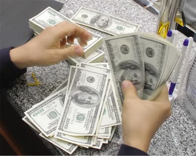 Nên siết chặt “kỷ luật” thị trường lãi suất