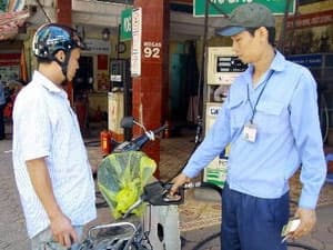 Giữ mức trích 300 đồng mỗi lít xăng nộp quỹ bình ổn