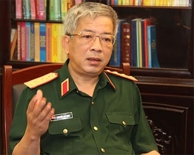Giữ vững ổn định chính trị để bảo vệ chủ quyền lãnh thổ bằng biện pháp hòa bình
