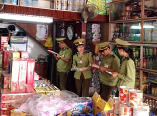11 tháng, quản lý thị trường xử lý hơn 70.000 vụ vi phạm