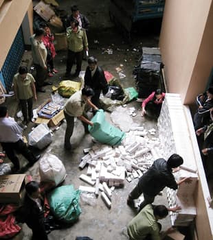 Mạnh tay với thuốc lá lậu