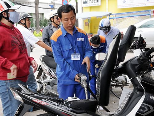 16 giờ chiều 21-1, giá xăng tiếp tục giảm