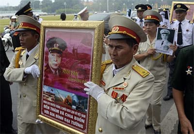 10 sự kiện kinh tế-xã hội trong nước nổi bật năm 2013 (Do Báo Quân đội nhân dân bình chọn)