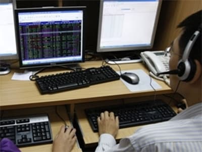 Chứng khoán ùn ùn đi lên, VN-Index tăng 11 điểm