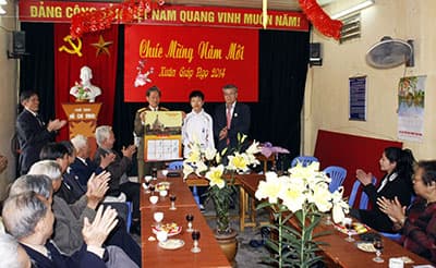 Hội CCB người Việt tại Dresden (CHLB Đức) tổ chức nhiều hoạt động từ thiện trong nước