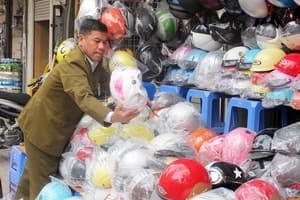 Thu giữ hàng nghìn mũ bảo hiểm kém chất lượng tại Hà Nội, Bắc Ninh
