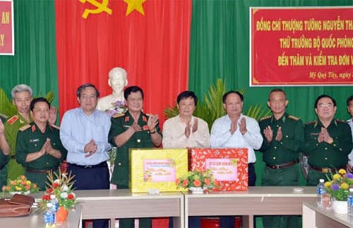 Đoàn công tác Bộ Quốc phòng làm việc với TP Hồ Chí Minh, tỉnh Tây Ninh và Long An