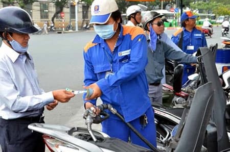 Việc tăng thuế bảo vệ môi trường không làm tăng giá xăng, dầu