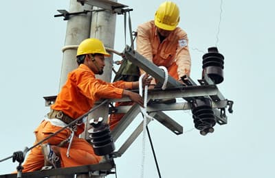 Tạo điều kiện phát triển thị trường điện lực cạnh tranh
