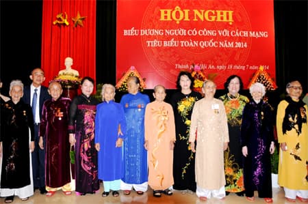 Kiên trung thời chiến, gương sáng thời bình