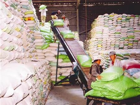 Mở rộng thị trường xuất khẩu thủy sản và gạo