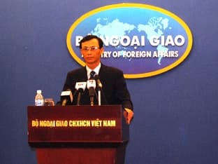 Tàu cá QNg 50003TS và 14 ngư dân Việt Nam đã về tới đất liền an toàn