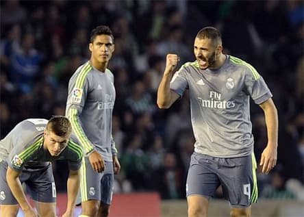 Vòng 21 La Liga: Atletico, Real hòa thất vọng, Barca giữ ngôi đầu