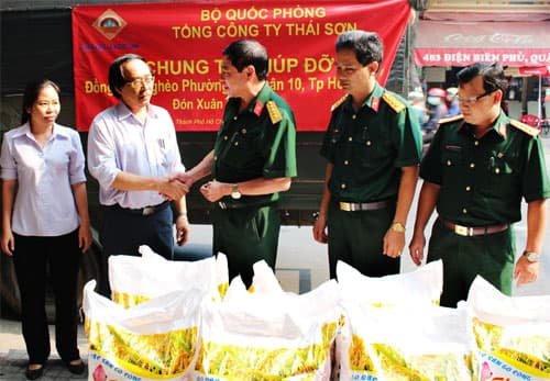 Chung tay chăm lo "Tết nghĩa tình"