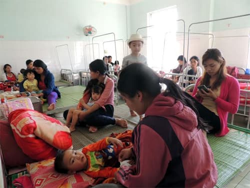 Kon Tum: Hàng chục học sinh nghỉ học vì bệnh quai bị