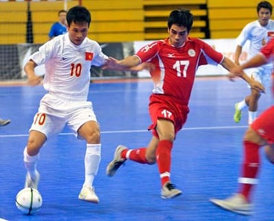 Từ ao làng ra biển lớn