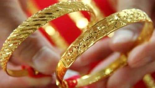 Giá vàng trong nước tương đương với giá thế giới