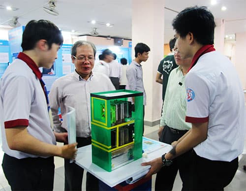 Hỗ trợ sinh viên, học sinh nghiên cứu khoa học