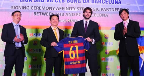 CLB Barcelona có thể đến Việt Nam vào năm 2017