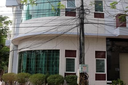 Không có giấy phép vẫn ngang nhiên bán điện
