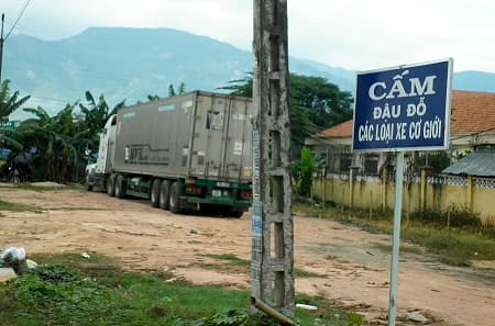 Phớt lờ biển cấm