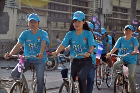 Hơn 200 đoàn viên, thanh niên đạp xe diễu hành tuyên truyền Giờ Trái đất 2016