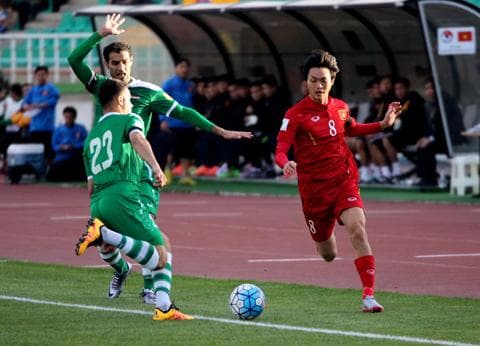 Nhìn lại trận Việt Nam thua I-rắc 0-1: Không đủ thể lực để đua tài