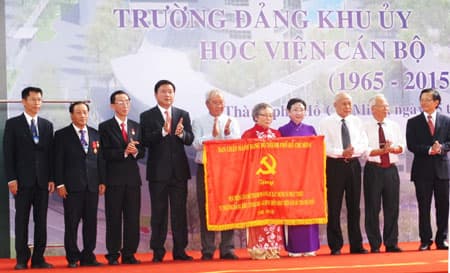 Bám sát thực tiễn để phát triển thành phố