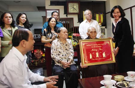Thiết thực chăm lo đời sống nhân dân