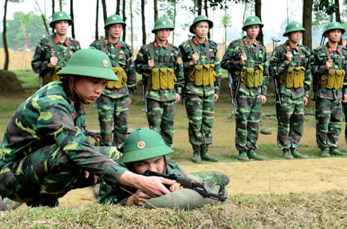 "Vượt nắng, thắng mưa" trên bãi tập