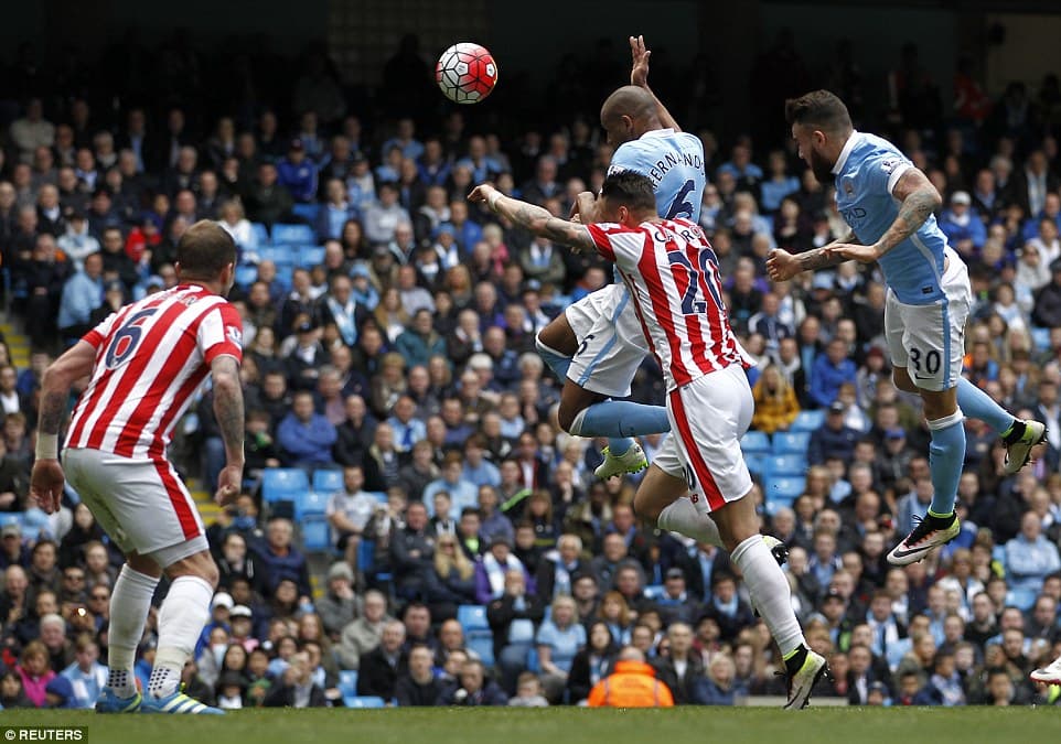 Thắng đậm Stoke City, Man City tạm chiếm vị trí thứ ba của Arsenal