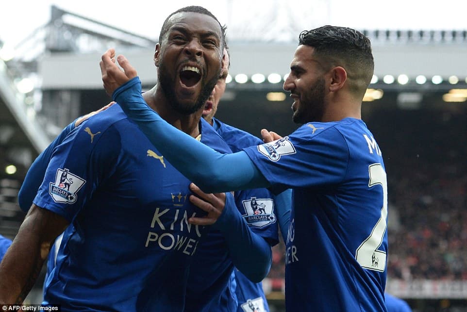 Hòa MU, Leicester bỏ lỡ cơ hội vô địch sớm 2 vòng